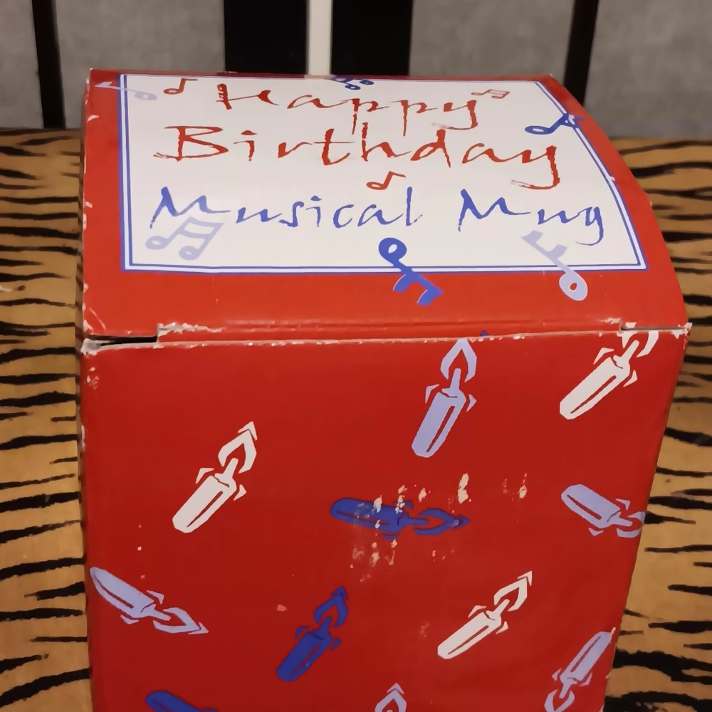 Birthday Musical Mug - Red - Picture 3 of 7